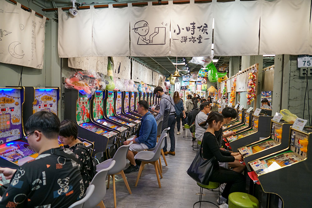 六合夜市のエンターテイメントのお店が増えていた2024年